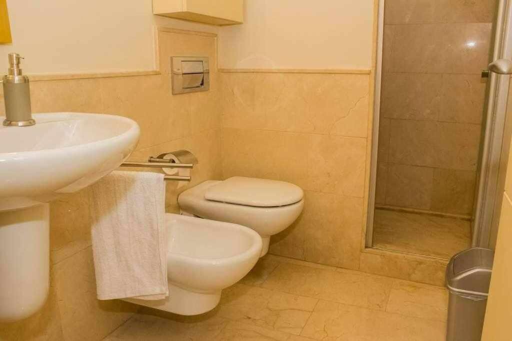 Casa Con Piscina Junto Catedral De Hébergement de vacances *